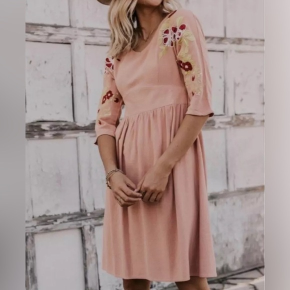 Roolee Dresses & Skirts - Roolee Linen Blend Floral Embroidered Midi Dress size small